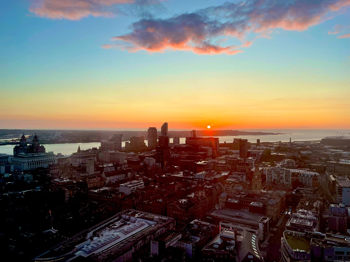 It’s ‘Eurovision Eve’ tomorrow. And there’s still time to see a sunset like this from the top of the tower. We are open until 10pm on Friday AND Saturday - no pre-booking required. #Liverpool #Eurovision2023 RT’s appreciated 🇺🇦