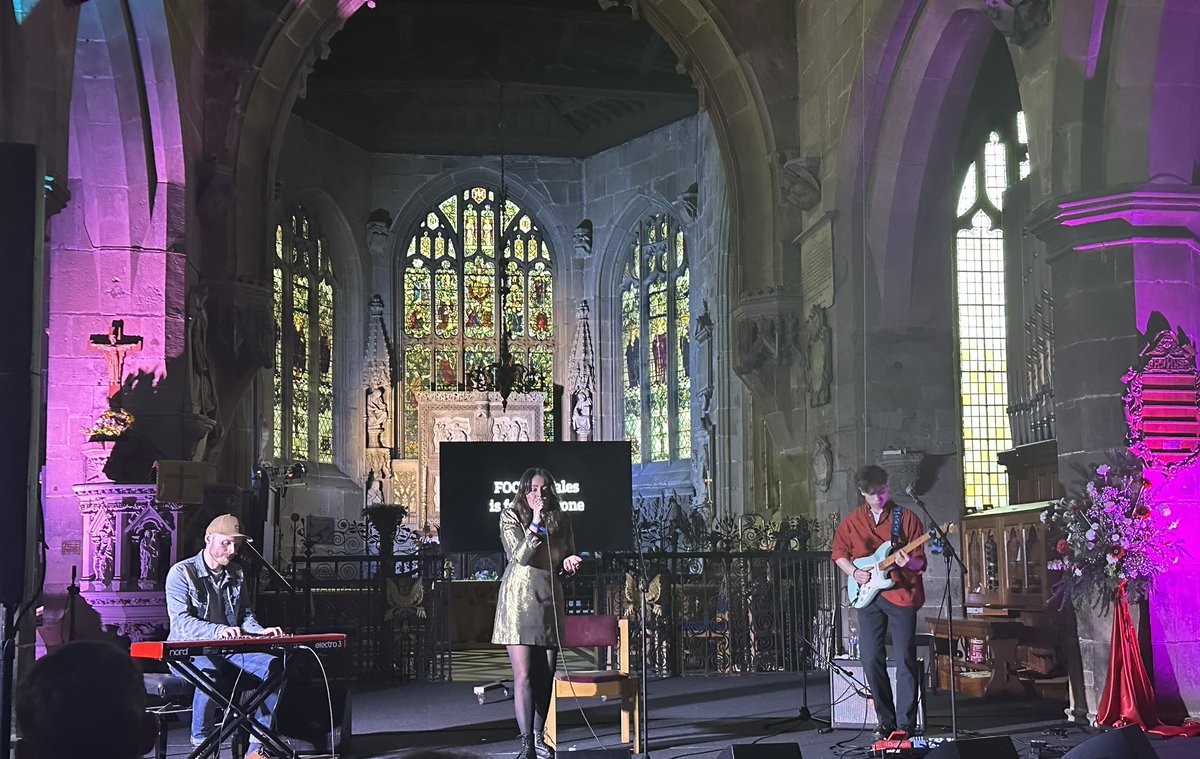 Diolch <a href="/FocusWales/">FOCUS Wales</a>! What a weekend!! Absolutely LOVED performing at the beautiful St Giles Church! 💜

#gig #focuswales