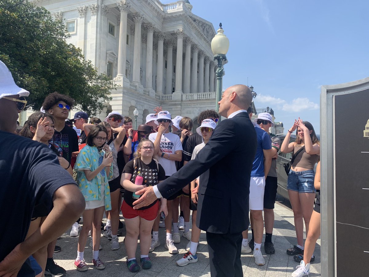 Want to thank fellow educator and philanthropist <a href="/GregLandsman/">Greg Landsman</a> for taking time to meet these <a href="/Hamilton_WMS/">Wilson Middle School</a> Knights in our Nation’s Capital!!