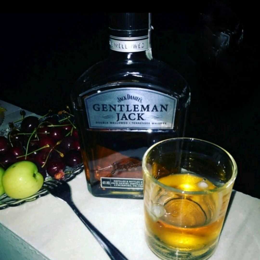 Yarın akşam bize katılmak istiyen çiftler varmı.