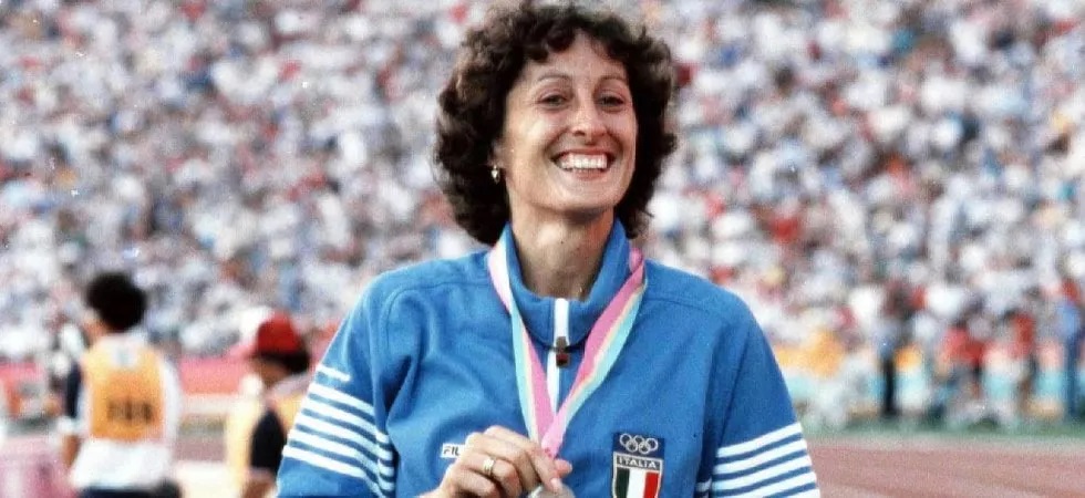 #P7Informa
La atleta italiana #SaraSimeoni, campeona olímpica y europea de salto de altura, pidió a los ladrones que entraron en su casa que le devuelvan la medalla de oro de los Juegos de Moscú'80 que le sustrajeron, ya que para ella 'lo significa todo' / Foto: La Repubblica