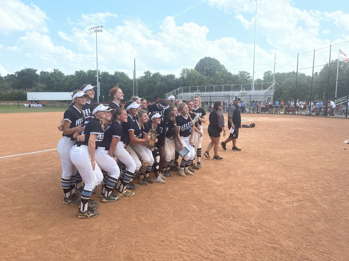 HelenaHSHuskies's tweet photo. GOING TO STATE! Helena beats Hillcrest 5-3 #HOTH https://t.co/gvUvzV9UKw