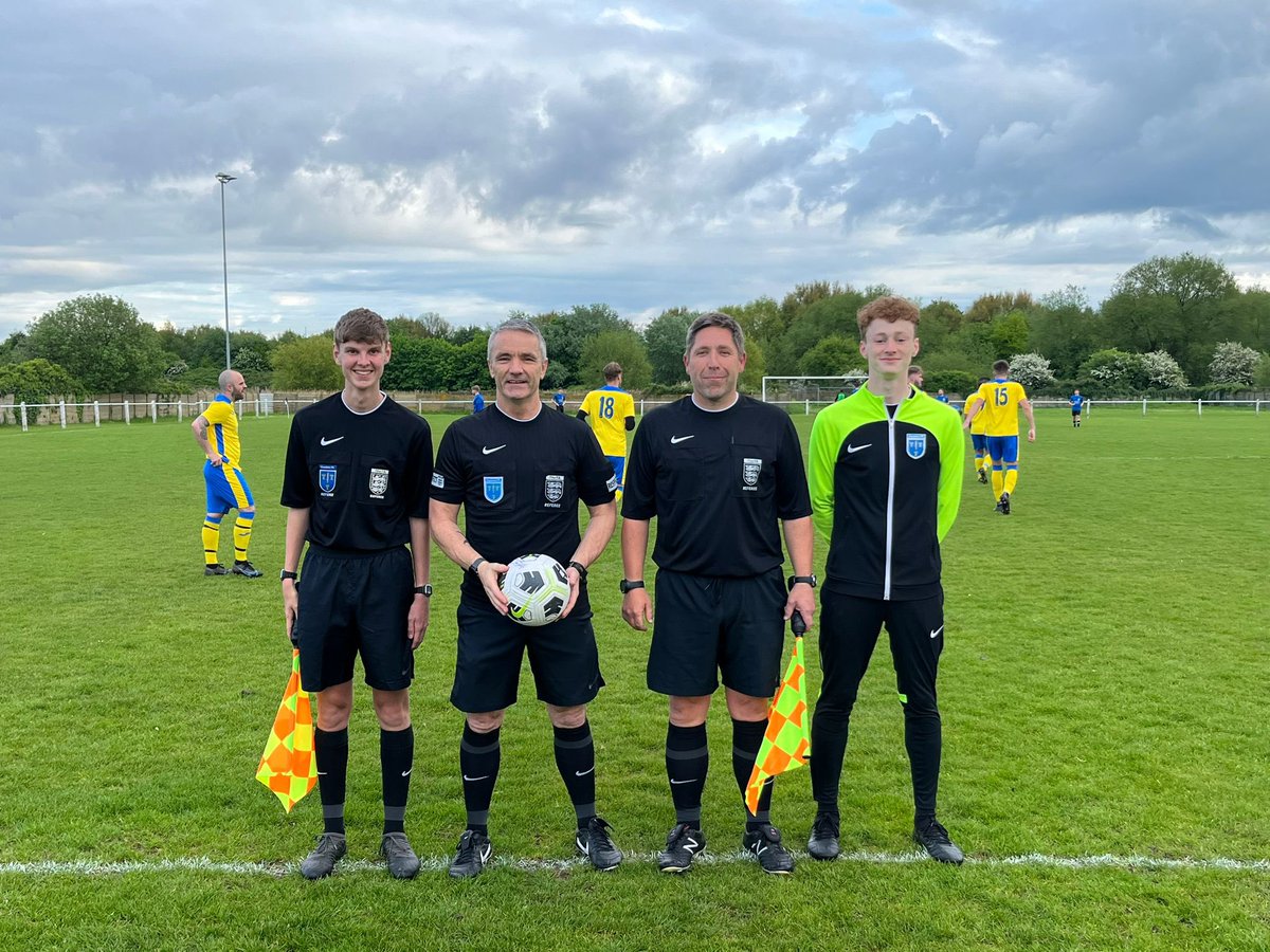 wirralfareferee's tweet photo. Match Officials Wirral District Sunday Junior Cup Final 

Referee:        Wayne Sandham
Assistant:     Andy Willett
Assistant:     Ellis Parry
4th Official:  Dillon Buckley 

Eastham Rangers v Higher Bebington Kelma https://t.co/Hx5fmD5S9M