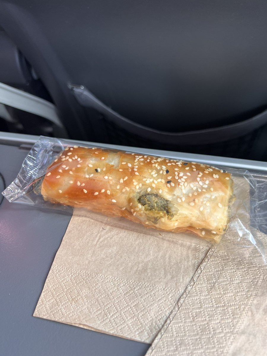 Yet another uneatable “snack” (insult to snacks to call it a snack) served for your business class customers. I fell more like an idiot than a business class  travlere eating this. Come on <a href="/sas/">SAS - Scandinavian Airlines</a> and do a better job #sas #doabetterjob #SK407 #thursday
