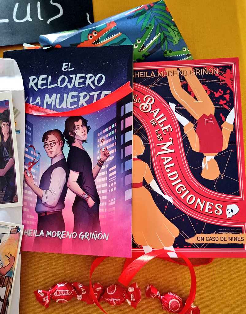 Buis10's tweet photo. Hoy me han llegado los nuevos libros de Sheila Moreno 🥰🥰🥰
Y venían con un montón de regalos 🥰
@MarcapaginasOlv
 #elbailedelasmaldiciones #elrelojeroylamuerte #sheilamorenogriñon https://t.co/lfgwtbQ7fB