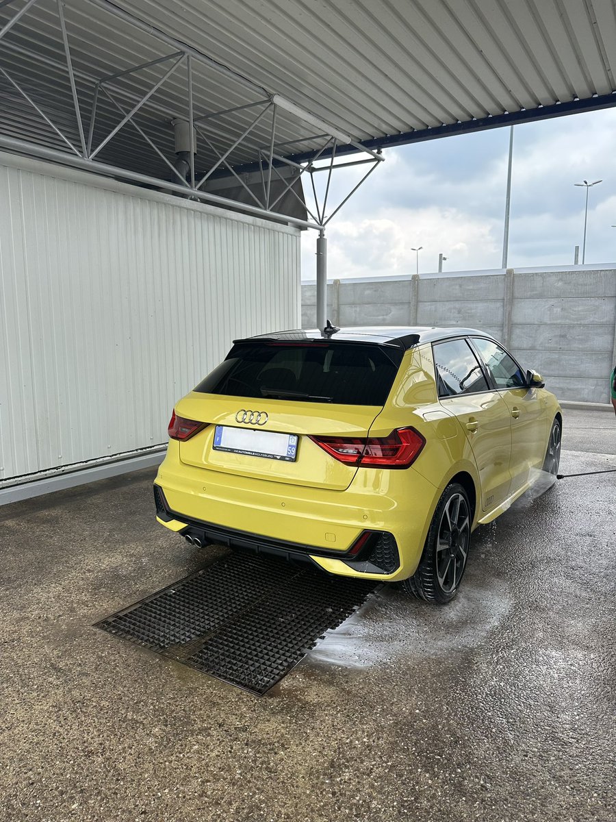 Manon_Bove02's tweet photo. Ma petite bombe 💛 #audia1 #200cv https://t.co/F3hsqWsdpG