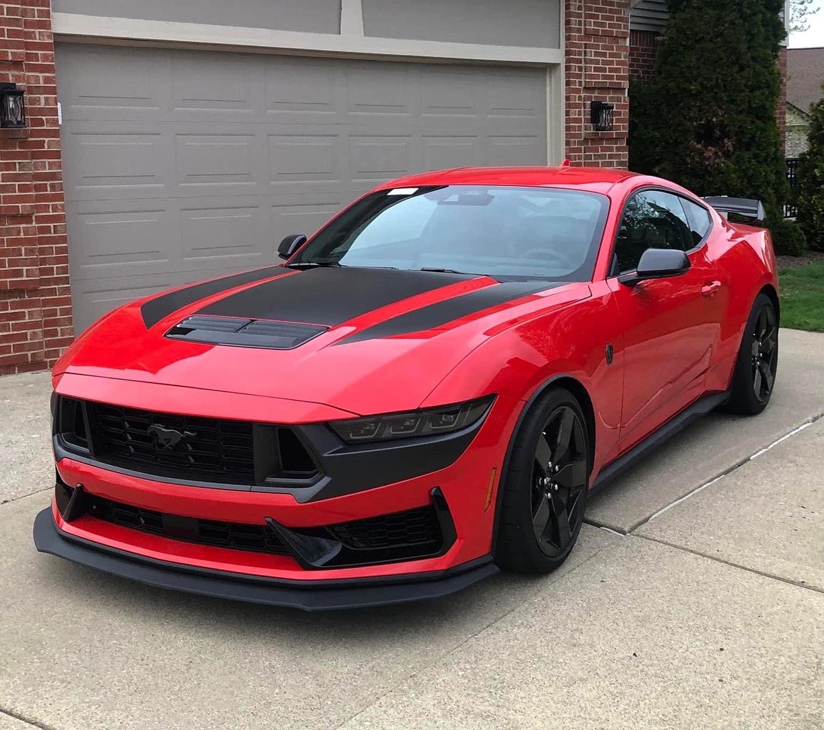 HennesseyPerf's tweet photo. RED HOT or NOT ⁉️ Photos of the 2024 S650 Dark Horse in Race Red with the optional vinyl graphics, handling package, and carbon fiber wheels.
📸: Mike B.
#Hennessey #Ford #S650mustang #Mustang #FordMustang #MustangGt #MustangDarkHorse #DarkHorse #RaceRed #CarbonFiber #SavetheManuals #2024 #HennesseyPerformance