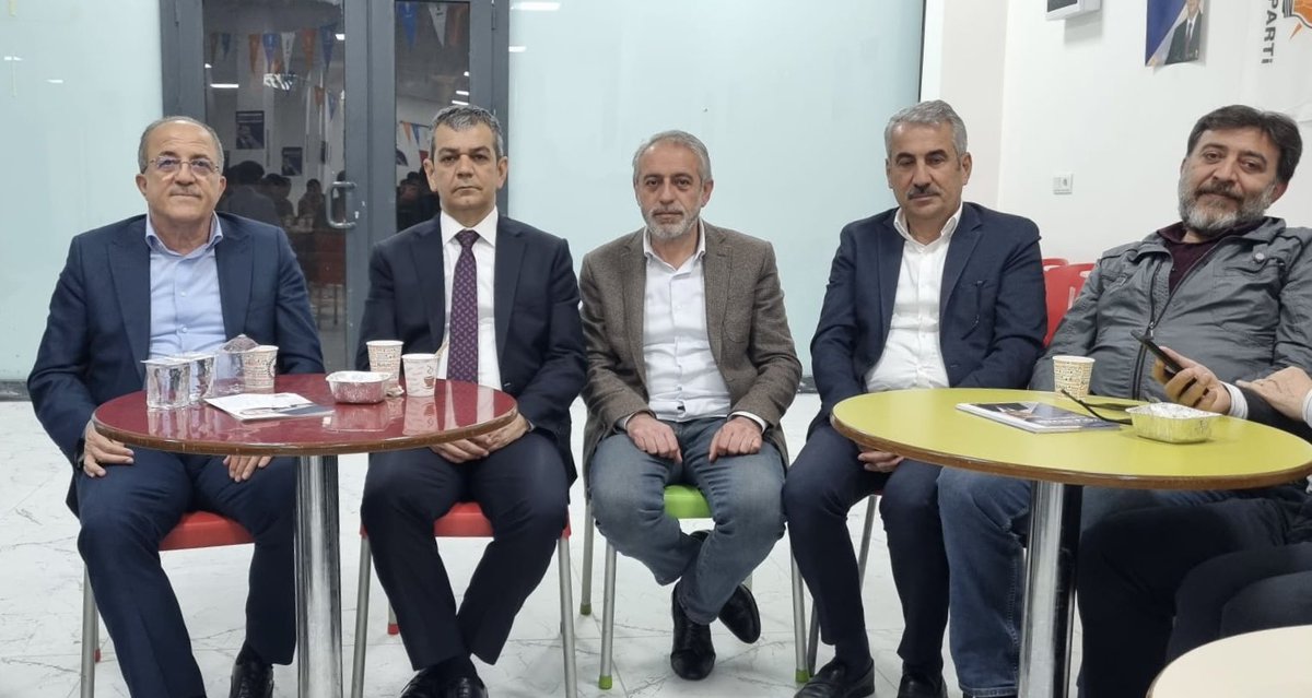 Milli Savunma Bakan Yardımcımız Sayın Şuay Alpay’ı Seçim Koordinasyon Merkezimizde ağırladık. 

Nazik ziyaretlerinden dolayı kendilerine teşekkür ediyorum. 

<a href="/SuayAlpay/">Şuay Alpay🇹🇷</a>