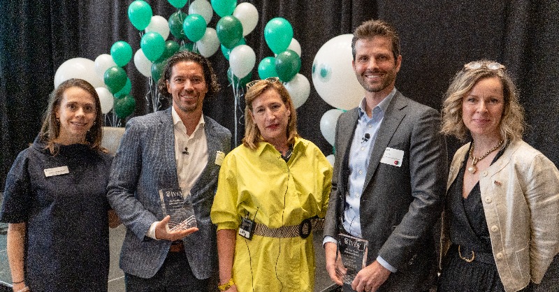 iveybusiness's tweet photo. Congrats again to David Dobrowolski and John Stelzer, both HBA '04, on receiving the 2023 #IveyAlumni Achievement Award! They officially received the award at today's Power Lunch, part of #GlobalIveyDay.

Watch this video to hear why they received this award: