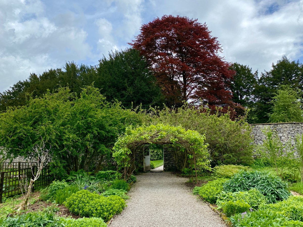 p2tog's tweet photo. Another extremely enjoyable visit to #LeightonHall this afternoon complete with a guided tour of the house led by the owner and rounded off with a slab of caramel shortbread in the tearooms. Highly recommended. 🌤 🏰 🍰 @VisitLancashire @Historic_Houses https://t.co/dNwAfhMTEb