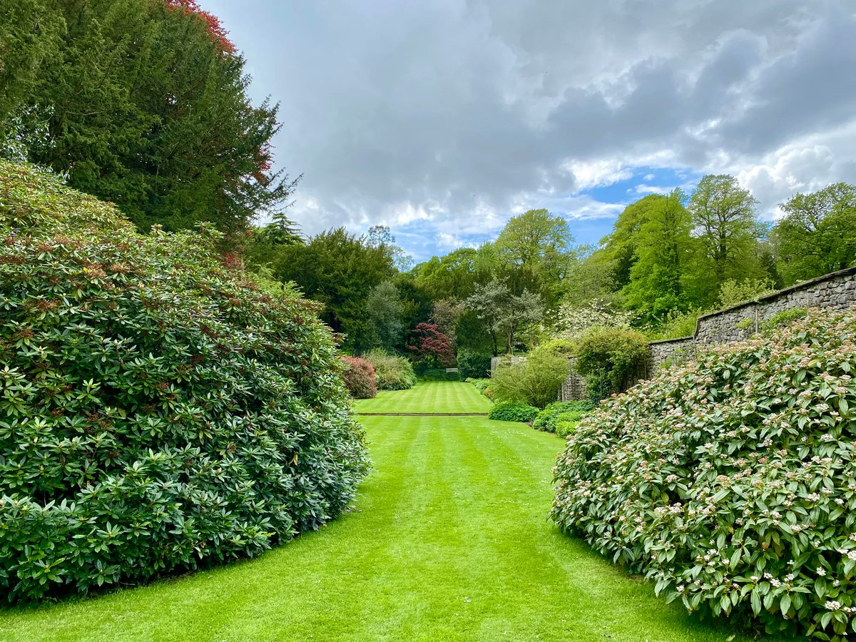 p2tog's tweet photo. Another extremely enjoyable visit to #LeightonHall this afternoon complete with a guided tour of the house led by the owner and rounded off with a slab of caramel shortbread in the tearooms. Highly recommended. 🌤 🏰 🍰 @VisitLancashire @Historic_Houses https://t.co/dNwAfhMTEb