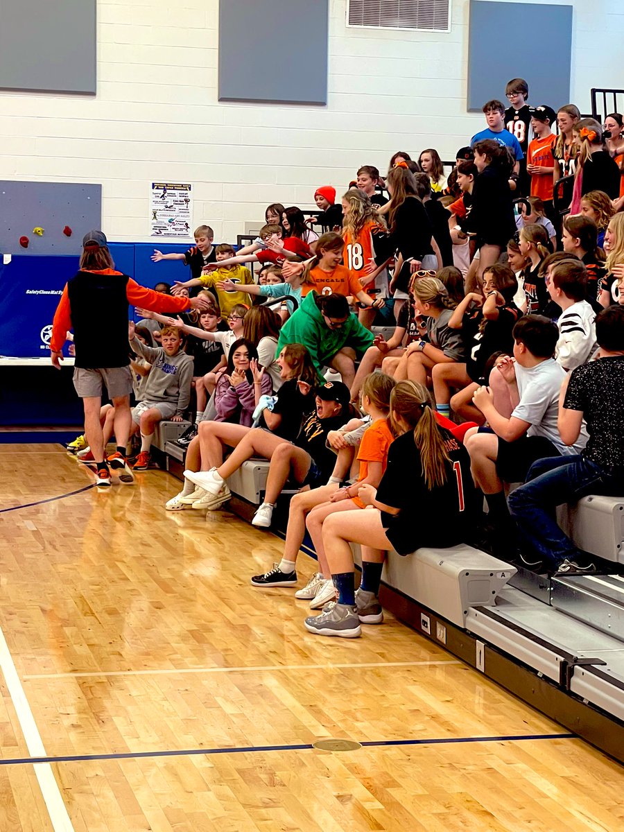 Ashley Dikeos tweet media