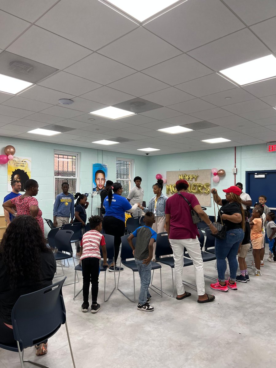 Hortons_Kids's tweet photo. Last night at the Hub, Horton's Kids celebrated the mothers in our community with an evening of food, fun, and family time! Special thanks to our friends from @VennStrategies who came out to support the event! https://t.co/ovRCcCKsyS