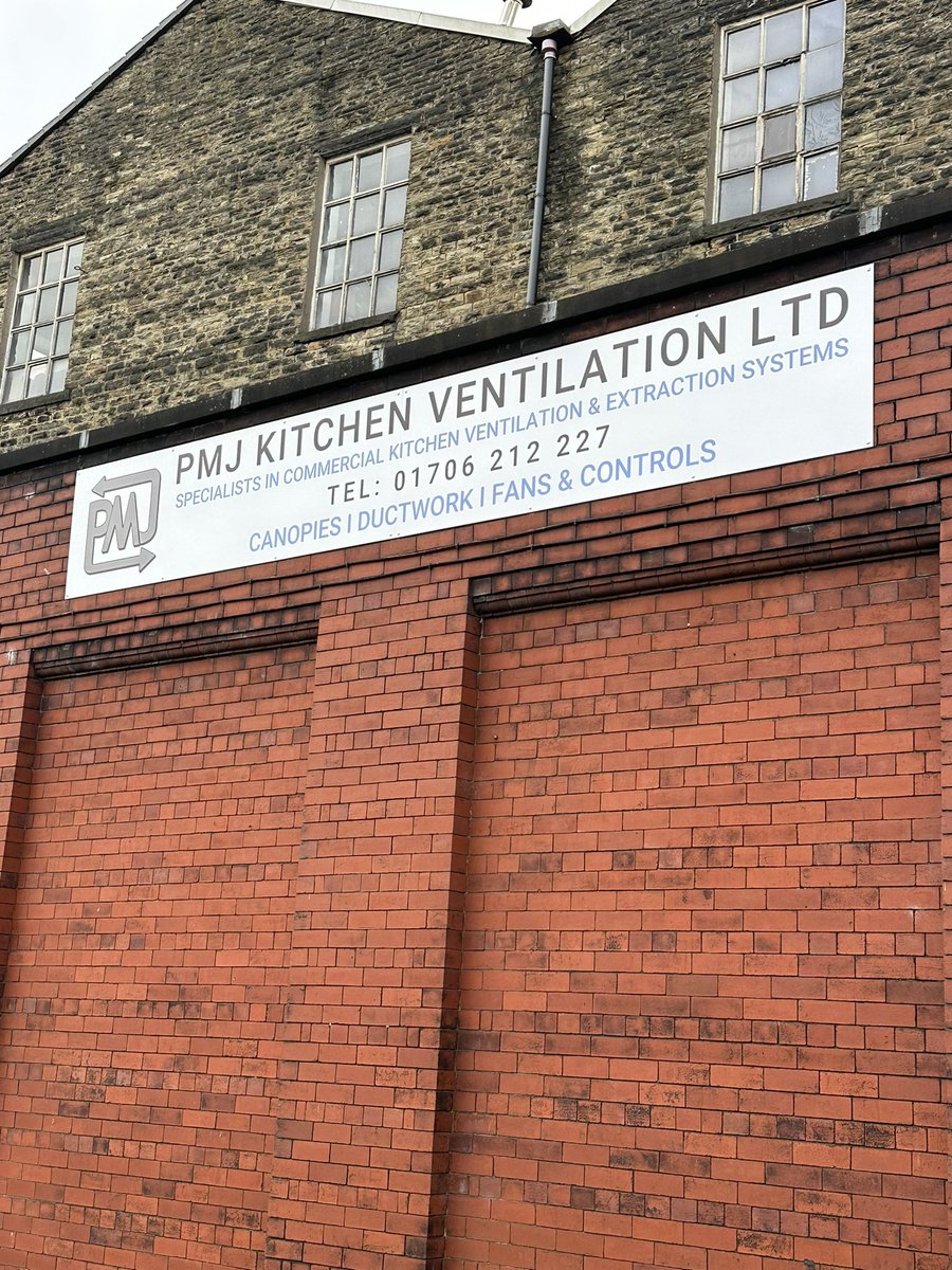 pmjkv's tweet photo. Our new signs now up at our new unit in Haslingden, BB4 5EZ. https://t.co/lR5dTIvP7W