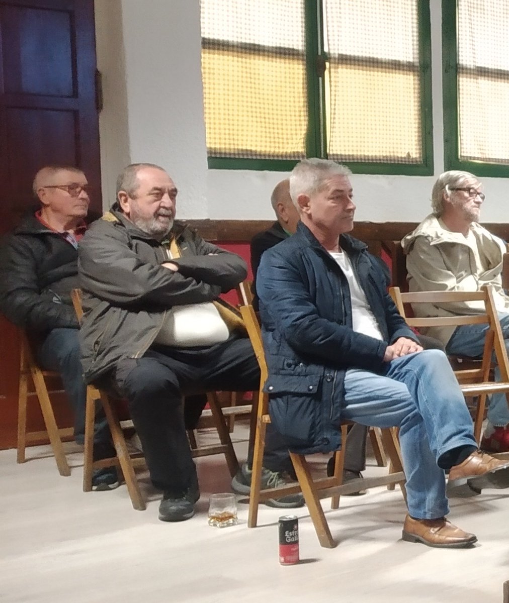 BetiUnionSport's tweet photo. Hasi da bilera bazkideekin.

Empieza la reunión con los socios. https://t.co/kGWA0jLH8r