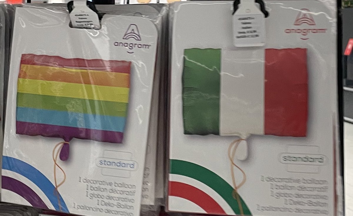 _starchaser_21's tweet image. ah yes the two sexualities, queer and italian