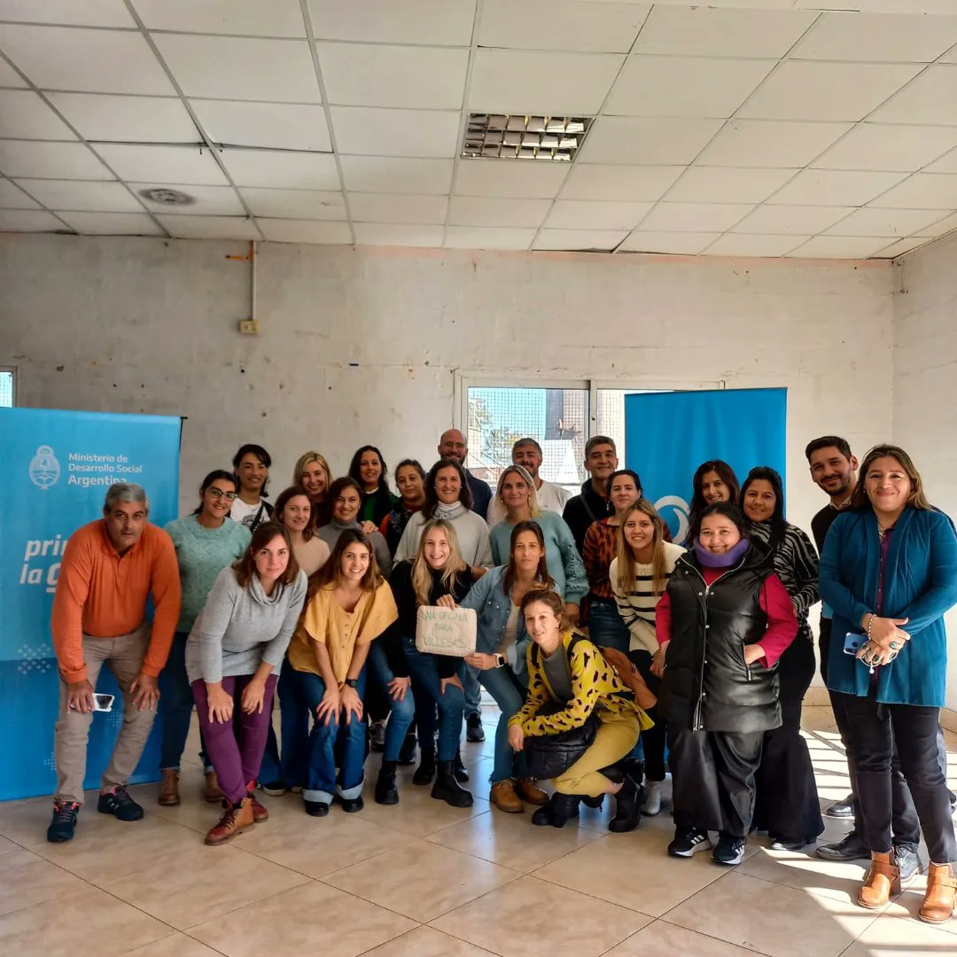 nicopereyralp's tweet photo. 📍Junín
Los días 10 y 11 de mayo se llevó a cabo la capacitación con los Centros de Referencia de la cuarta sección de #Darba; en conjunto con la @andiscapacidad y la Dirección Nacional de Asistencia Directa Compensatoria. https://t.co/OSWWS0q9lO