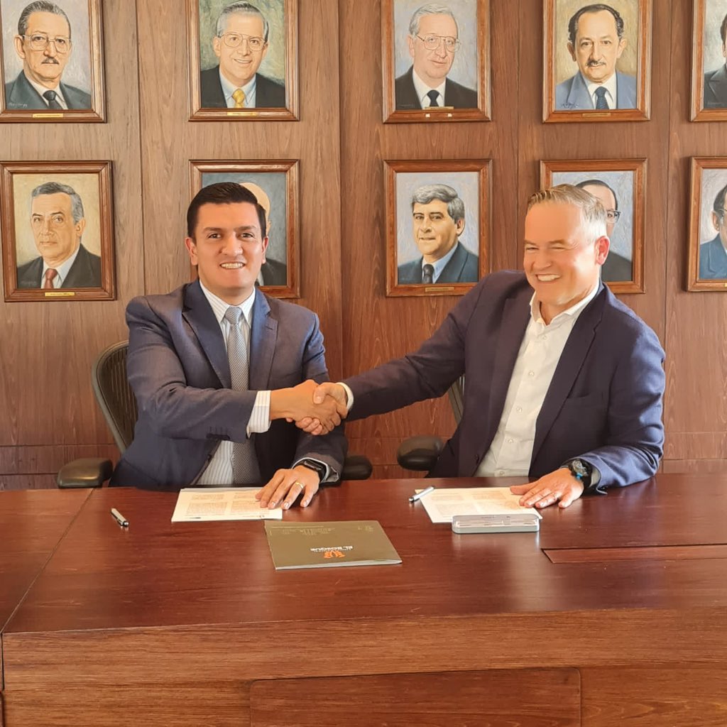 EnfermeriaUEB's tweet photo. "¡Excelentes noticias para la comunidad @EnfermeriaUEB! La firma de convenio entre GLOBOGATE y @U_ElBosque permitirá la vinculación laboral de enfermeros egresados en #Alemania. ¡Una gran oportunidad para nuestros profesionales de la salud! #GLOBOGATE #Alemania https://t.co/BaS3N0mbm1