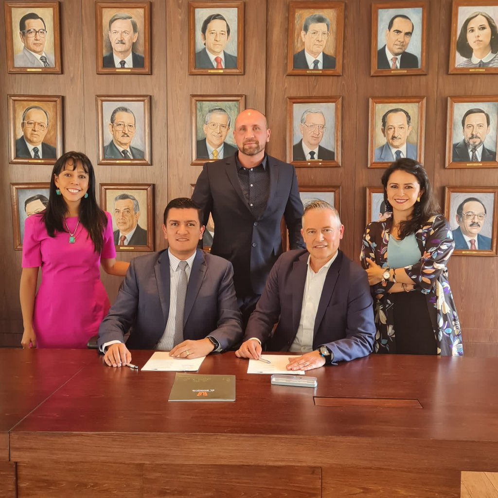 EnfermeriaUEB's tweet photo. "¡Excelentes noticias para la comunidad @EnfermeriaUEB! La firma de convenio entre GLOBOGATE y @U_ElBosque permitirá la vinculación laboral de enfermeros egresados en #Alemania. ¡Una gran oportunidad para nuestros profesionales de la salud! #GLOBOGATE #Alemania https://t.co/BaS3N0mbm1