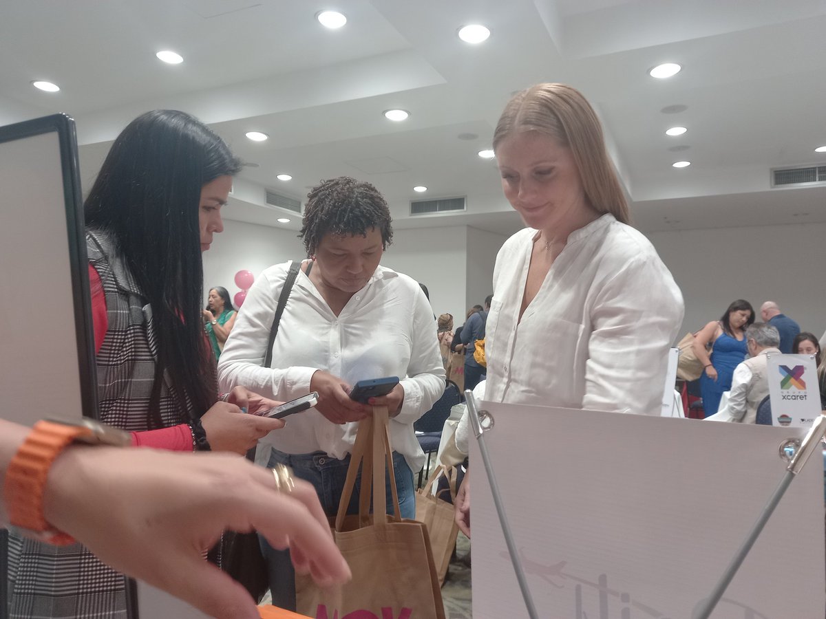 😃 Promoción del Destino #Cuba 🇨🇺 en Medellín #Colombia

Workshop de #LADEVI con Agencias de  Viajes. Con Do it, Bludiamond y Melia se apuesta por nuestros atractivos

Habrá también capacitación para la venta del Destino
#CubaÚnica ❤❤❤