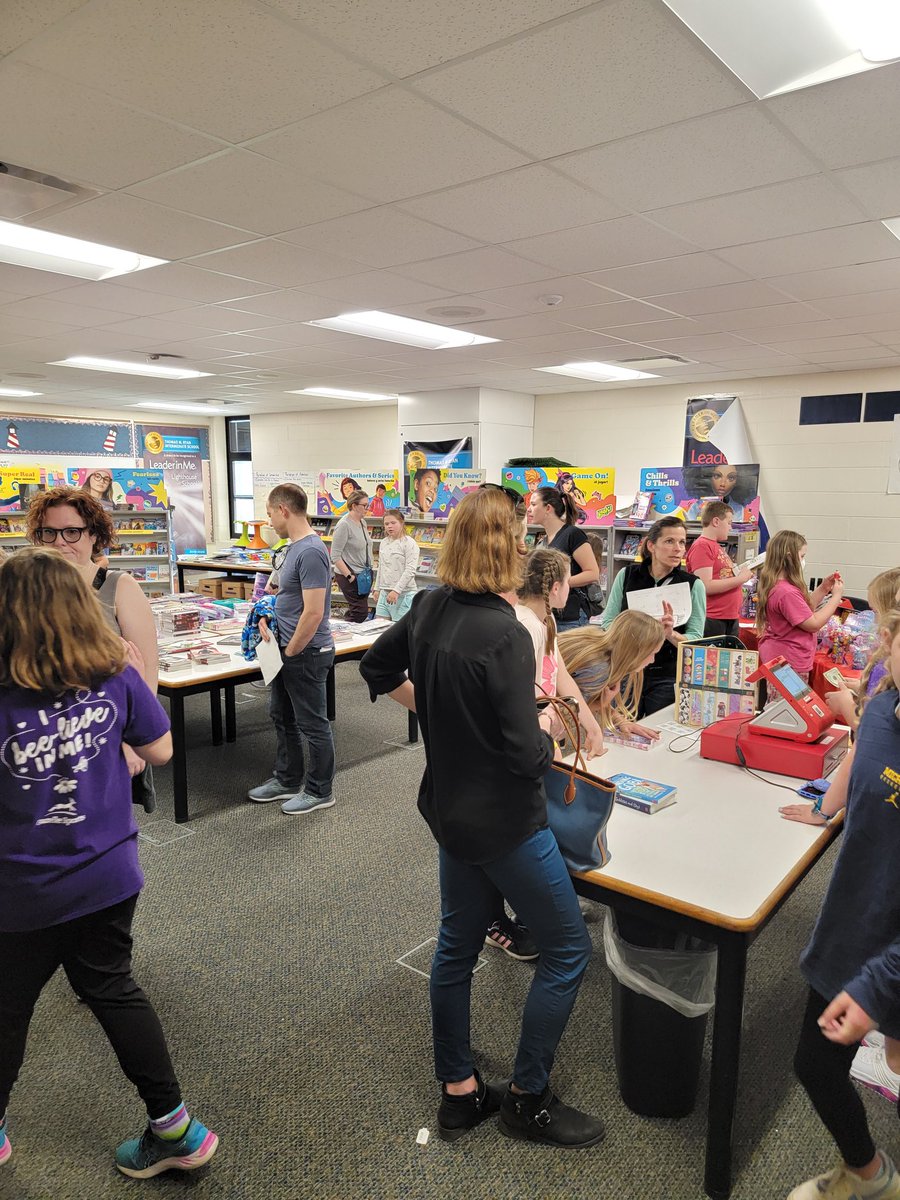 Literacy Night at the Ryan! Booktasting, StoryWalk(c), Scavenger Hunt, Scholastic Book Fair, Pizza from our amazing PTO, and Public Libraries sharing their amazing programs! Thank you to all those that helped make this night a success!
#GLCSRyan #gogulllake #literacy