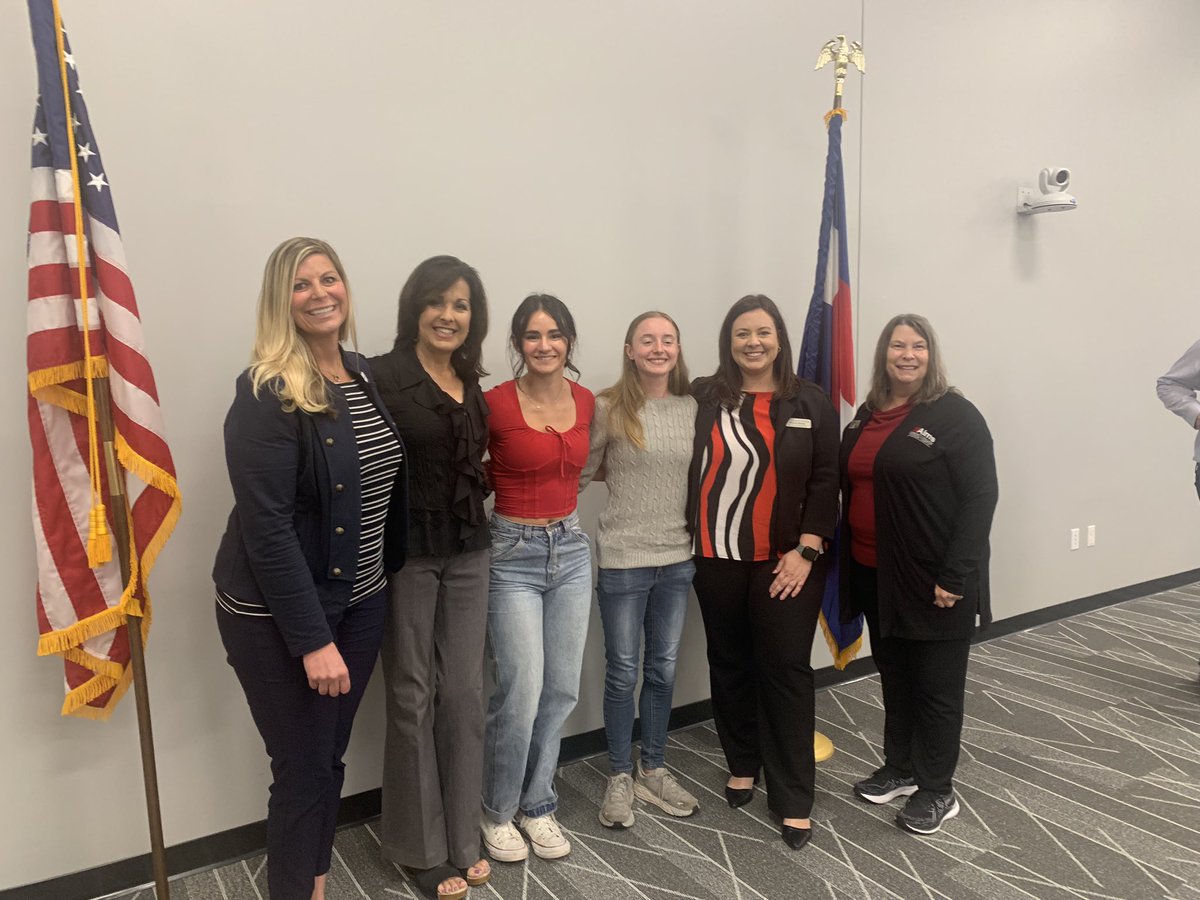 RebeccaWBLC's tweet photo. Honored to be a member of the Carbon Valley Chamber of Commerce Education Committee where I had the pleasure of helping select three students to each receive a $1,000 scholarship.  Congrats Maya (Mead), Frances (Mead), and Lucy (Frederick-not pictured)! #StVrainStorm https://t.co/A3Ogy7dvHh