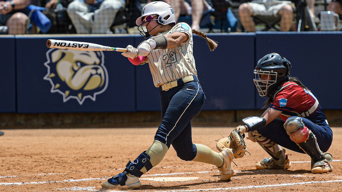 WU_Bulldogs's tweet image. Raechel Cutcher took a perfect game into the 7th inning in a 1-hit shutout to lead #17 @WingateSoftball to a 2-0 victory in the NCAA Tourney opener!!

Hali Scott drove in both runs on the day!

'Dogs back at it Friday at 10:30!

Recap | bit.ly/42MFtCP

#OneDog