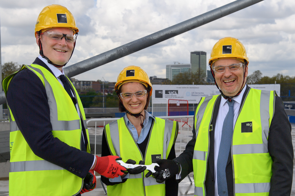 Today we celebrated an exciting milestone at #256GraysInnRoad, the future home of the UK DRI at UCL & UK DRI HQ, as we reached the highest point in its construction🙌

Find out more about the project👉buff.ly/41xzfFU