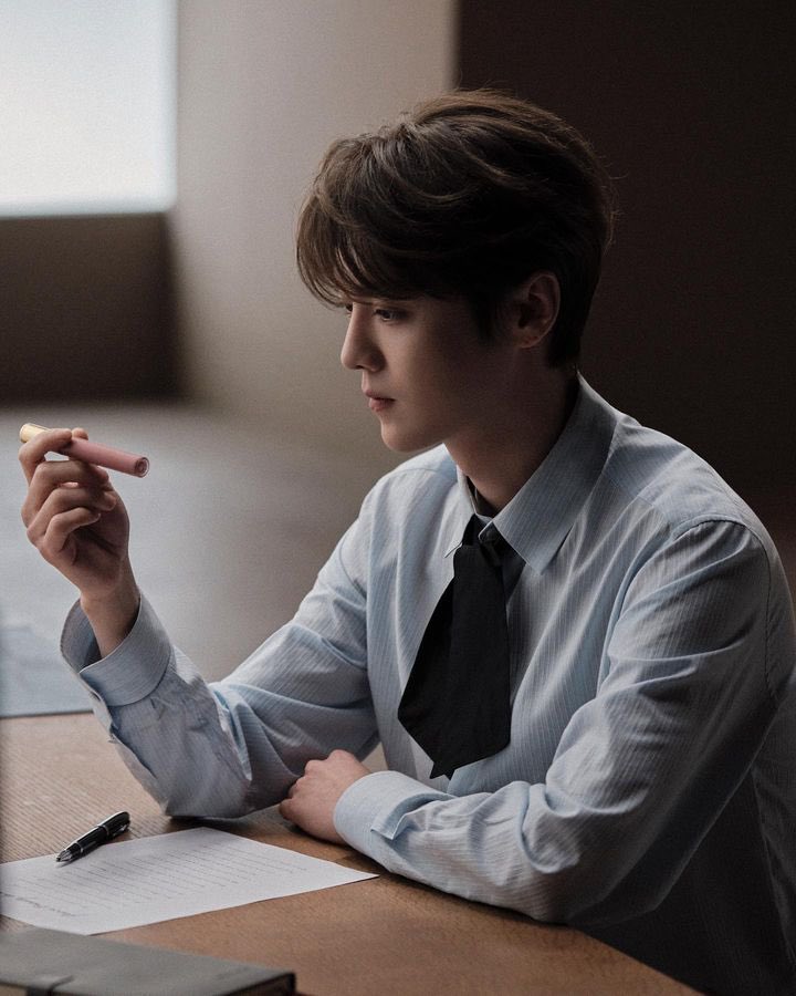 luking0420's tweet photo. [NEWS] 230511 LuHan Studio’s Instagram update: 🤩😍😎😵‍💫
🫶
#LuHan #鹿晗

1️⃣

Cr. luhanstudio7
Link: https://t.co/RwJivkuuDJ https://t.co/5LBz3wrKYJ