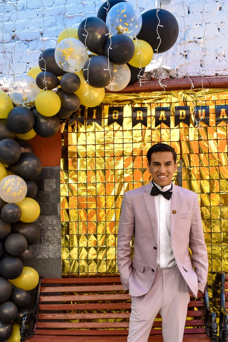 JaramilloJunio's tweet photo. He conquistado una meta, ahora conquista mi sueño
.
.
.
#JaJaJaramillo 
#MiGradua  #Party #Family #Amixes #graduación #Lic #Diseñadorgrafico #prom #universidad #Instagraduation #GraduationDay https://t.co/HBVl864k7G