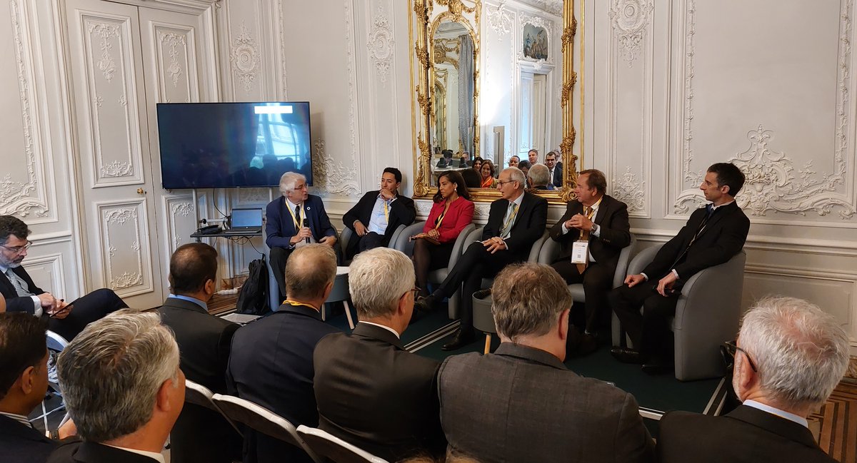 COFIDES's tweet photo. El presidente de COFIDES, José Luis Curbelo, ha moderado hoy una mesa redonda sobre financiación de empresas innovadoras y verdes en la cumbre anual de la red de colaboración de fondos soberanos que operan en la región #EMENA y que ha organizado @Bpifrance https://t.co/xyZU4y2fWX