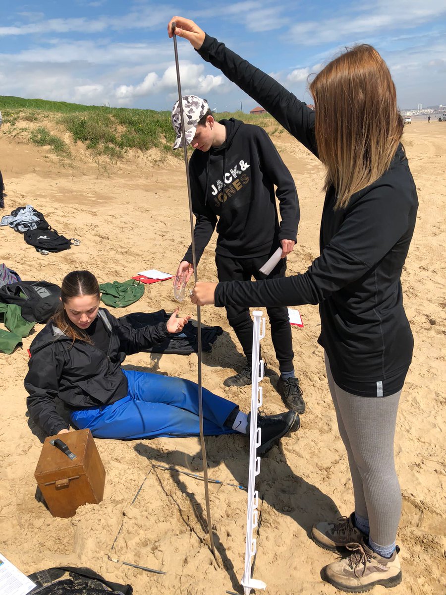Evie looking at soil compaction on the East Yorkshire coast. One of the range of fieldwork activities being completed at 
<a href="/CranedaleCentre/">Cranedale Centre</a>, in North Yorkshire, as part of their A Level course 🌍📋🖊️ #Geography #ALevel #Fieldwork #Education