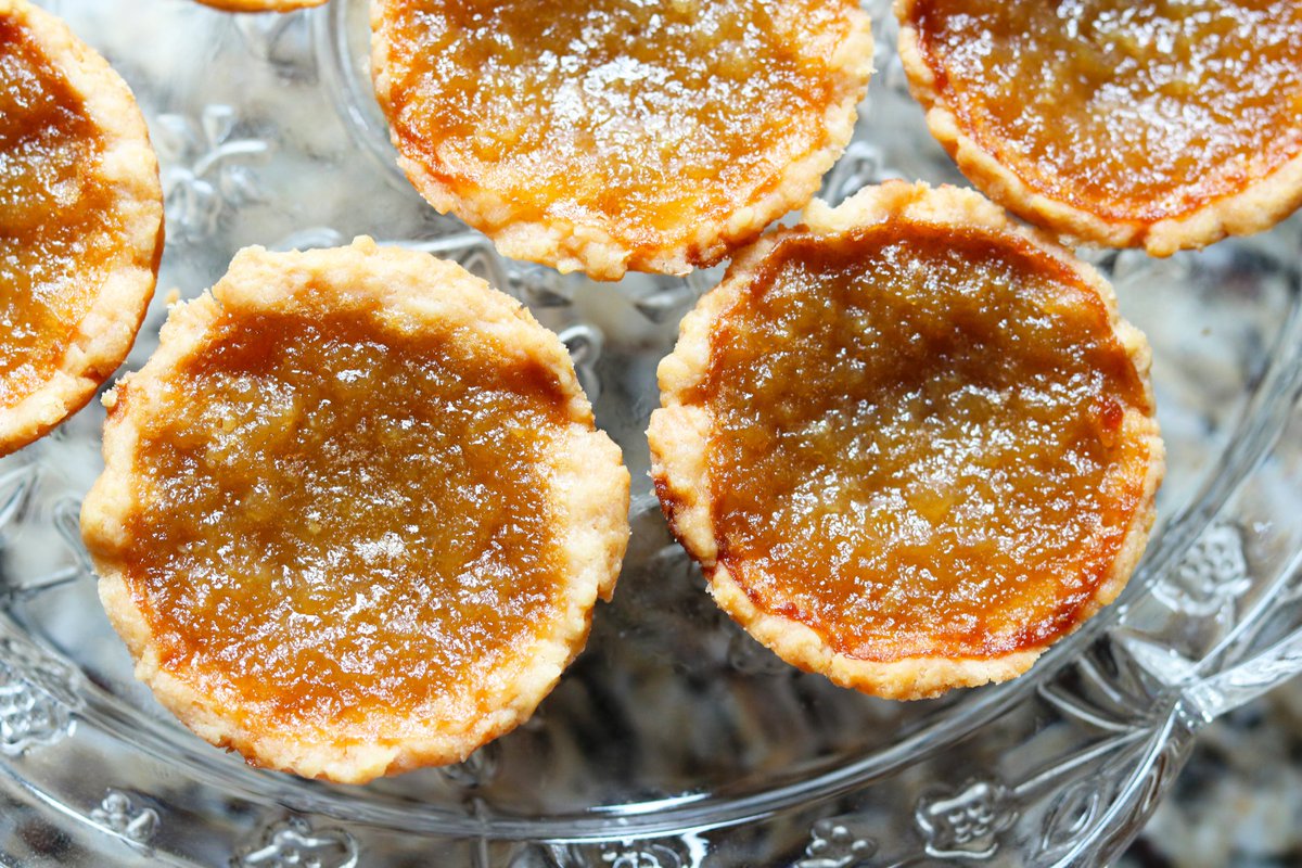Canada's tweet image. Today is #EatWhatYouWantDay! Treat yourself with the food you’re craving! To celebrate in a very #Canadian way, we recommend trying #ButterTarts, a delicate pastry filled with a delicious gooey, sweet filling! Tell us, what do you want to eat today?😋👇