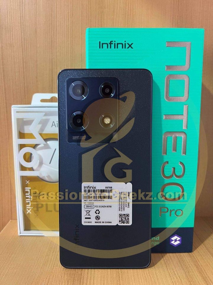 TechKard's tweet image. Infinix Note 30 Pro live images and Specifications.

6.78" 120Hz FHD+ display 
Helio G99
108+2+2MP Rear
5000mAh battery, 68W charging
8GB of RAM
128GB of storage
Price: $265

Via:passionategeekz.com/exclusive-infi…
#Infinix #InfinixNote30Pro @passionategeekz