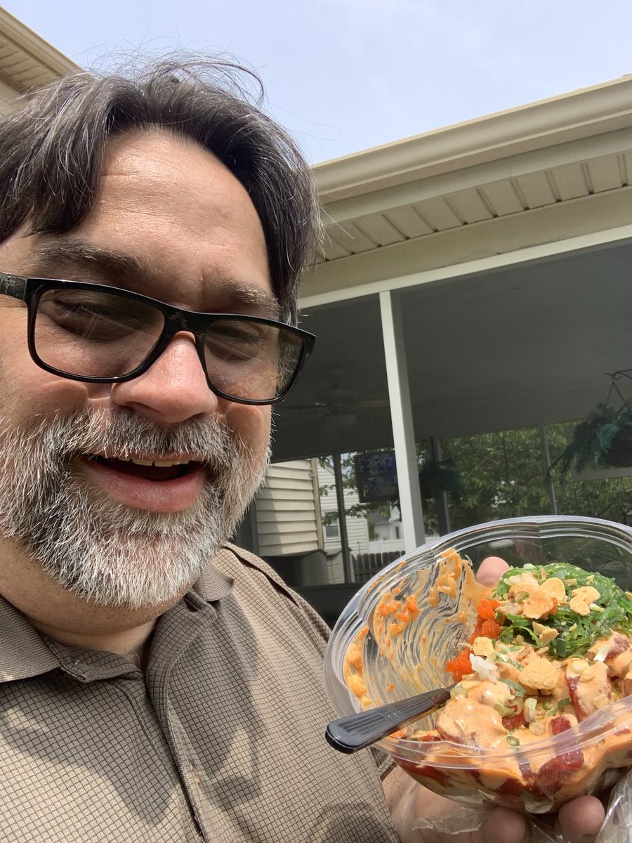 MrLewisVB's tweet photo. Celebrating #TeacherAppreciation in style. ⁦@HCSFLEx⁩ ordered us all ⁦⁦@DoorDash⁩ our house. If you teach with us, you work from anywhere…even ⁦@MrsGaydos3⁩ in PA got to participate. What a cool time to live. #EnjoyingMyBackyard. Applications close tomorrow! https://t.co/xqsPqeXxFG