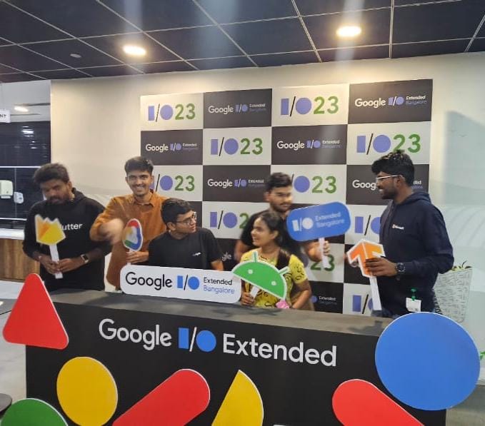 gayuga99's tweet image. #GoogleIO2023 Watch Party #bangalore 🎉🥳
@myselfshubhendu @GopinathanAswin @poonmjha @sakshamgupta392 @prasadsunny1 @fenil_jain_
@vaibhavshn @karunganessh @FlutterBLR #flutterwizards #geekyants