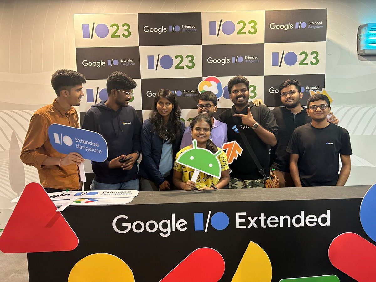 gayuga99's tweet image. #GoogleIO2023 Watch Party #bangalore 🎉🥳
@myselfshubhendu @GopinathanAswin @poonmjha @sakshamgupta392 @prasadsunny1 @fenil_jain_
@vaibhavshn @karunganessh @FlutterBLR #flutterwizards #geekyants