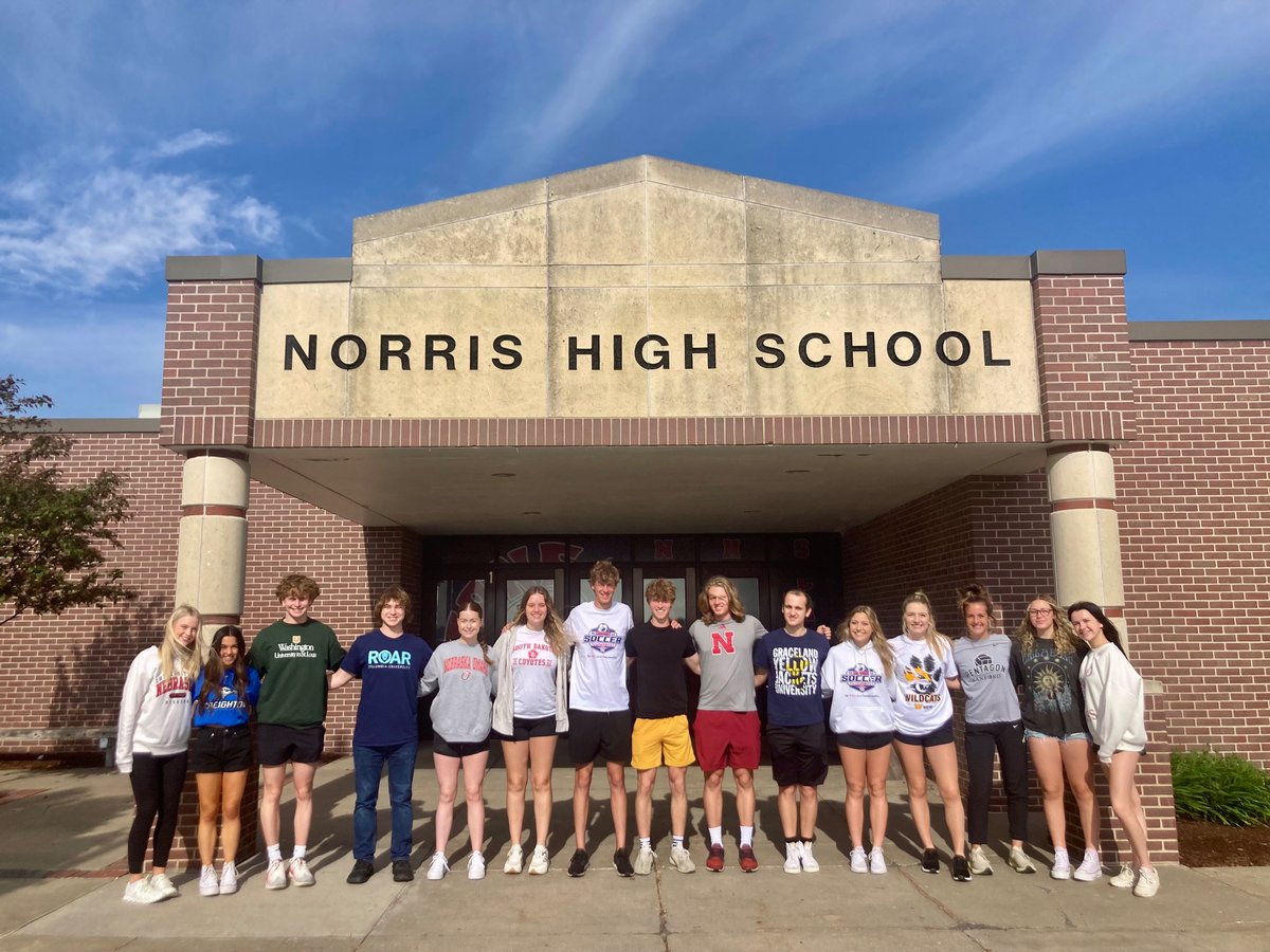 Love these seniors!  You’ve been an awesome group to start the school day with this year.  I can’t wait to hear about the wonderful things in store for you! ❤️ #keepitlit