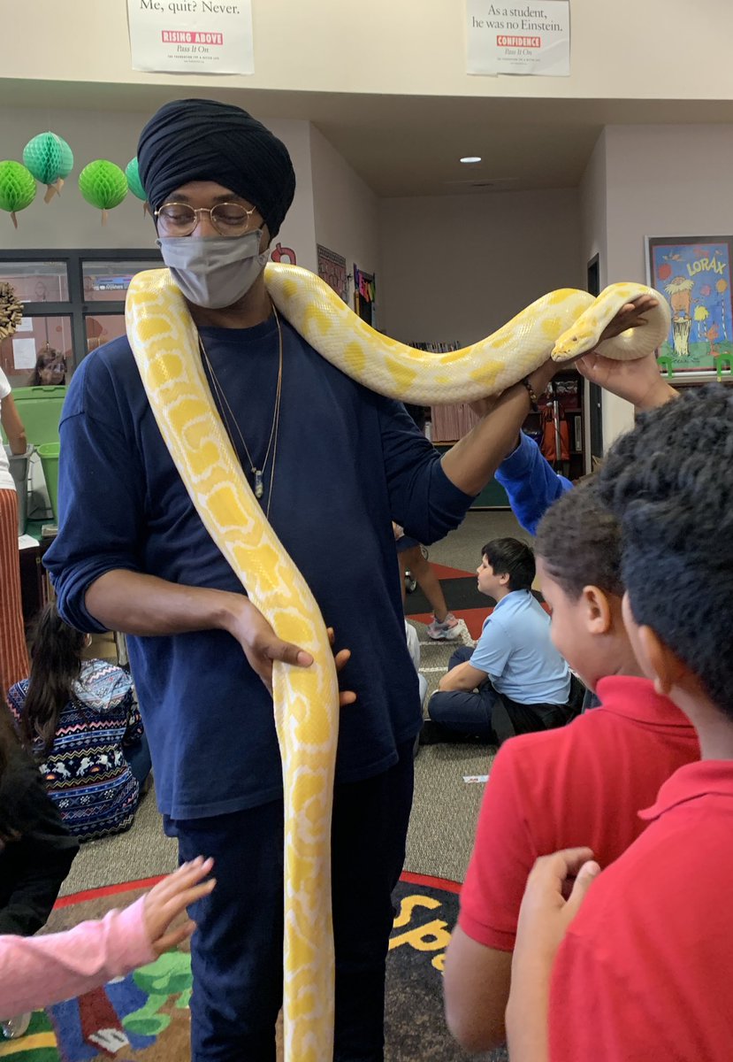 MsTyeArt's tweet photo. I know it’s technically for the kids, but this teacher feels appreciated! Thank you, @HornBeyondBooks and @TexasSnakes ! #HornDreamsBig https://t.co/o8yO6Kmqyx