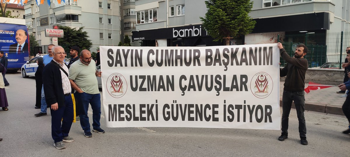 muharrem0306's tweet photo. Sayın Cumhurbaşkanımızın programında Uzman Çavuşların talebini ilettik Camiamızın yüzü gülecek inşallah #UzmanÇavuşaVefa https://t.co/rDSZDrzgwX