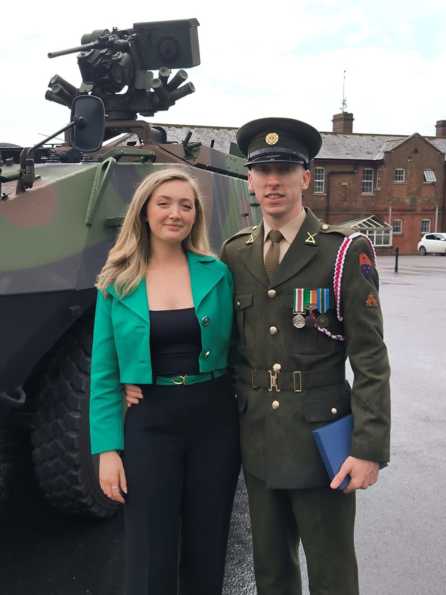 MaireMcCafferty's tweet image. Great to be in the #Curragh Camp today for passing out of the new cohort of the #MilitaryPolice 
Very proud of my partner Deane for achieving best academic soldier on this course!!
@defenceforces 
Delighted my grandad was with us.
Comhghairdeachas leo ar fad ar an gcúrsa!