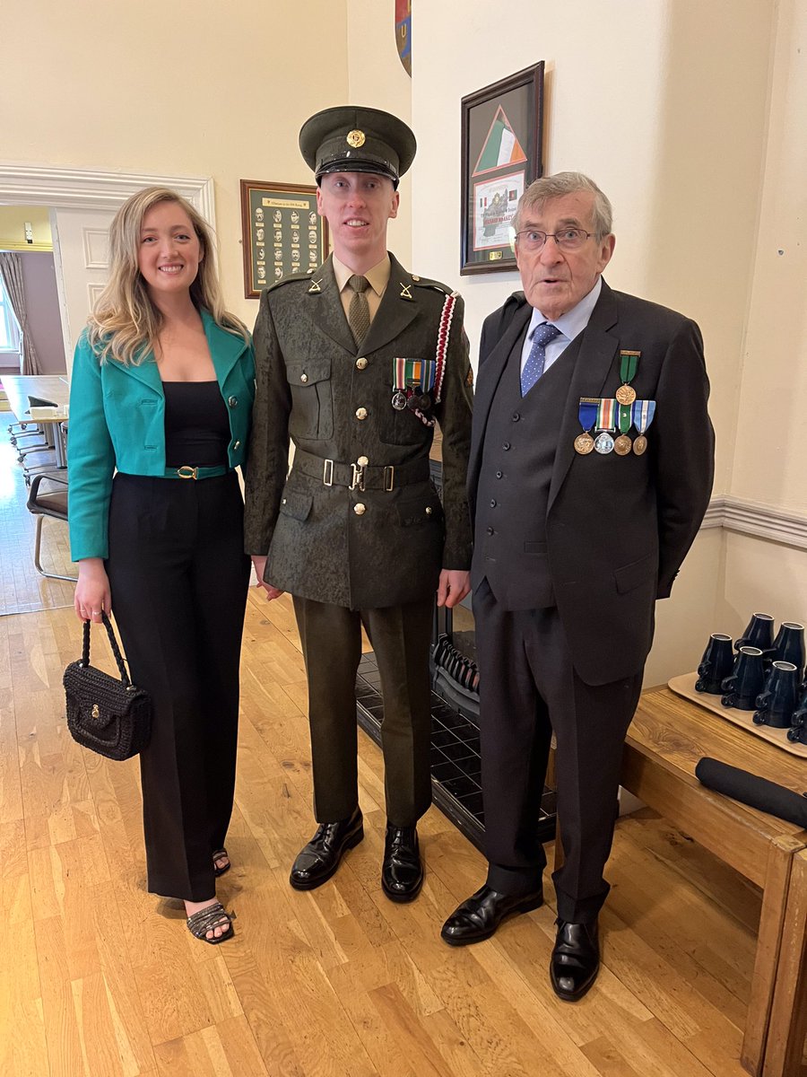 MaireMcCafferty's tweet image. Great to be in the #Curragh Camp today for passing out of the new cohort of the #MilitaryPolice 
Very proud of my partner Deane for achieving best academic soldier on this course!!
@defenceforces 
Delighted my grandad was with us.
Comhghairdeachas leo ar fad ar an gcúrsa!