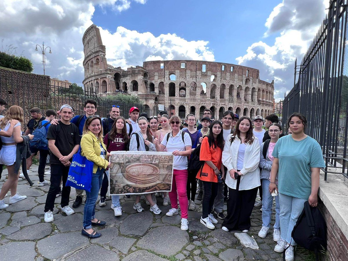 LyceePointet's tweet photo. Nos élèves sont actuellement à Rome, dans le cadre d’une résidence professionnelle en collaboration avec la Villa Médicis à Rome et la @regiongrandest . Nos élèves présentent aujourd'hui leur projet, que nous vous présenterons prochainement en détail. 
@acstrasbourg https://t.co/LS2y7MOHTj