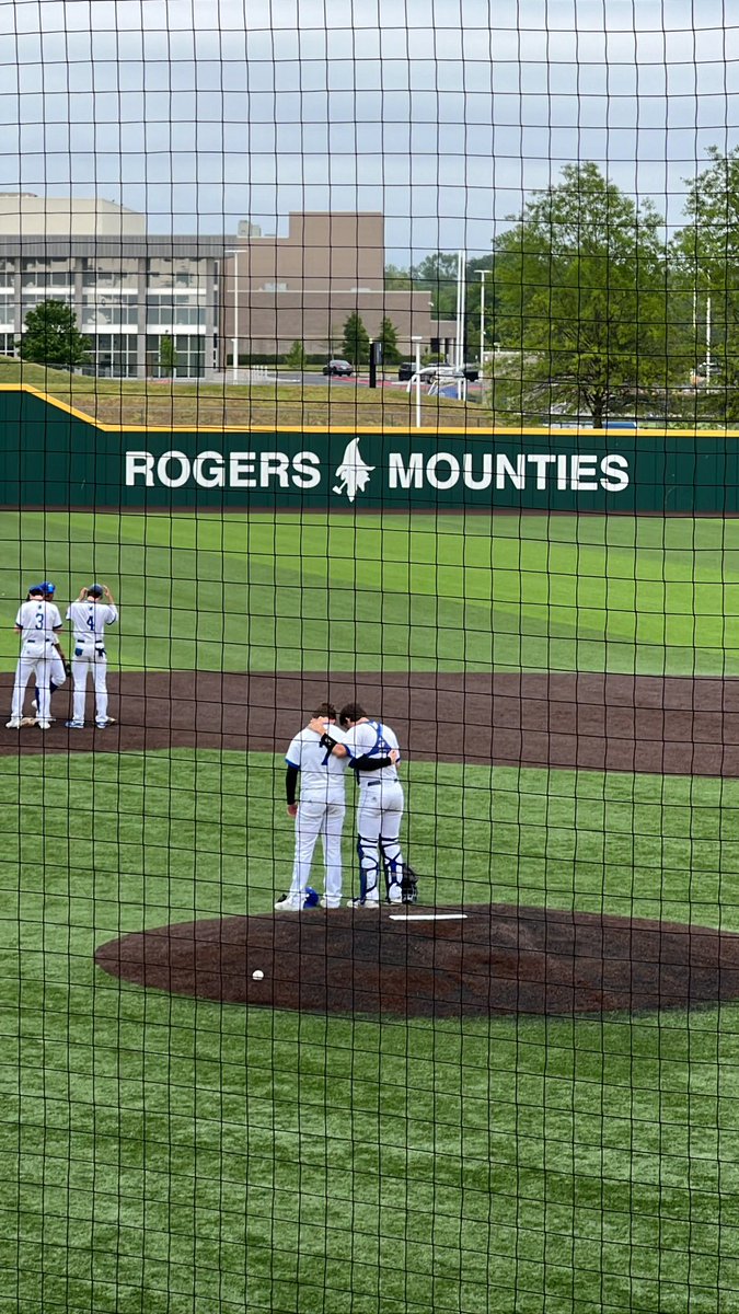 DillardJennifer's tweet photo. Bubba's last home game at the palace with a win over a good Valley View team. The MOUNTIES are 26–2 overall and 15–1 conference for the season. #1 seed going into state playoffs! #senioryear #rogersmountiesbaseball @maddendillard https://t.co/bv04n08Ta7