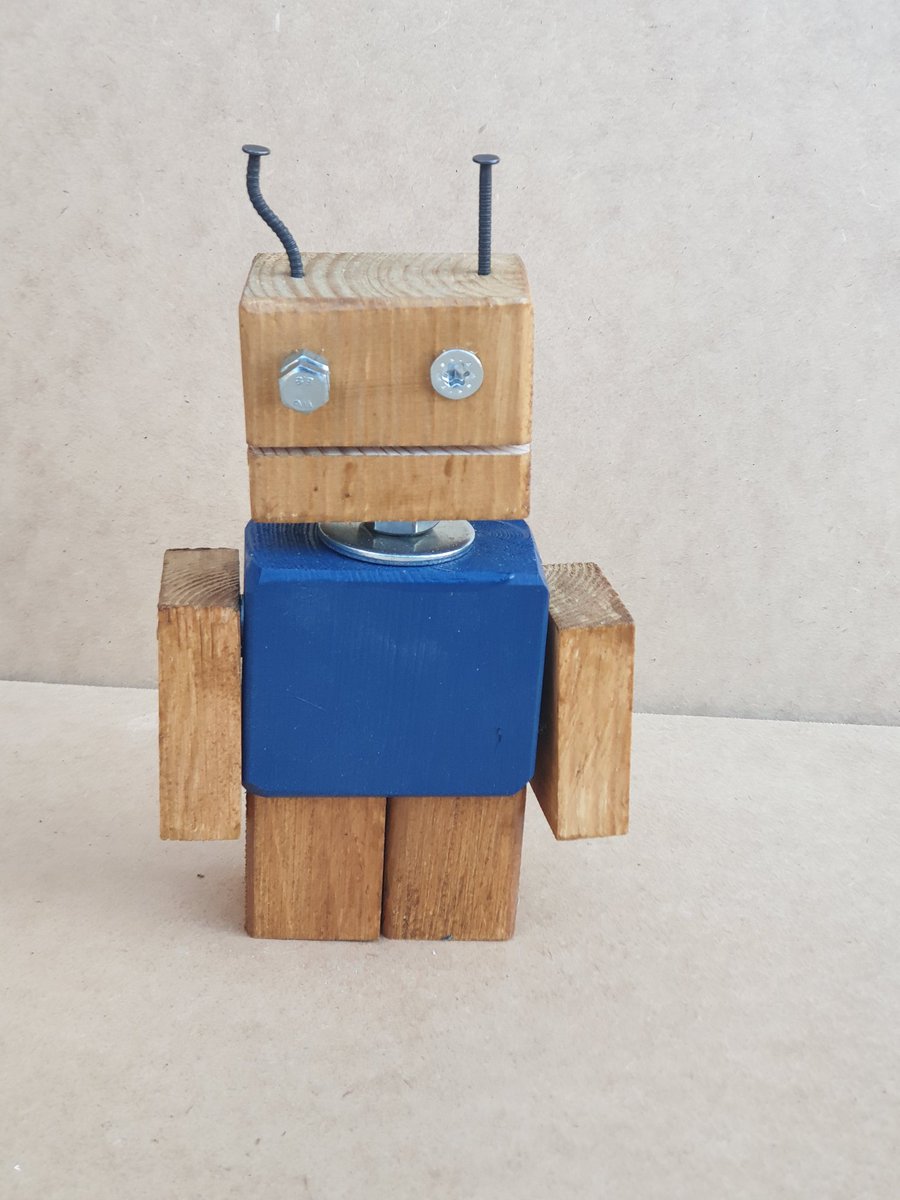 SmugglersCrafts's tweet photo. Meet Shipmate Fudge!

https://t.co/J4cQ0jODqa

 #science #space #robot #uniquegifts #reclaimedwood #etsystore #etsyshopowner #etsygifts #etsyfinds #etsyseller #etsyshop #etsy #unique #scifi #woodwork #handmade #house #wood #gift #homedecor #giftideas #etsyhandmade #bedroomdecor https://t.co/aogQ74Sb9h