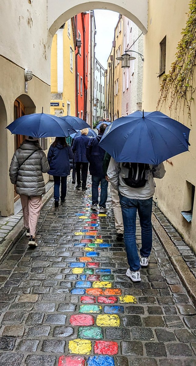 watchuswander's tweet photo. Höllgasse in Passau, Germany is "Artist Alley," home to galleries and artist workshops. It is unmistakable with its painted cobblestones marking the paths to these studios. We walked this beautiful Alley today with @vivacruises!

#VIVACruises #enjoythemoment #cruise #rivercruise https://t.co/XMnesJAnu0