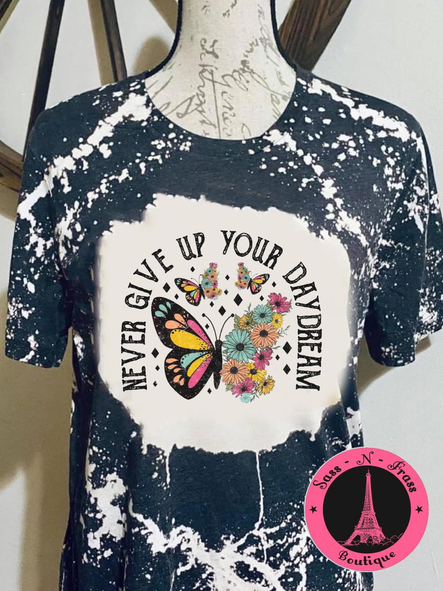 Never give up your day dream bleached t shirt
color
pink, blue, purple, orange, red, dark gray, green
Size
2XL, 3XL, L, M, S, XL
sassnfrass.com/product/never-…

#nevergiveupyourdreams #bleached #tshirt #shirts #womens #clothing #fashion #new #giftsunder30 #boutique #fyp