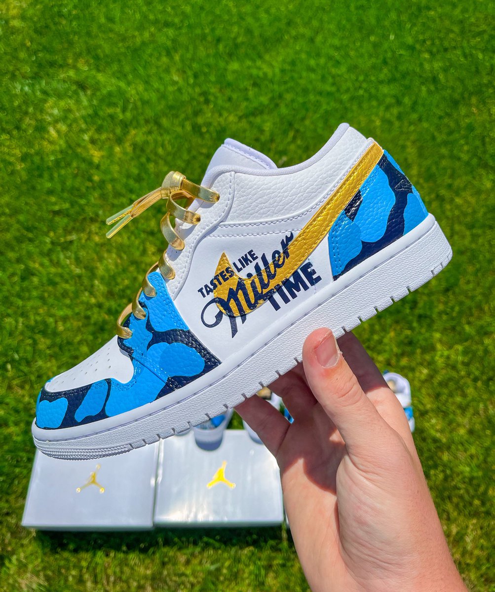 devin_young21's tweet photo. “Tastes Like Miller Time🍻” #customkicks https://t.co/WoS4nkWfnn