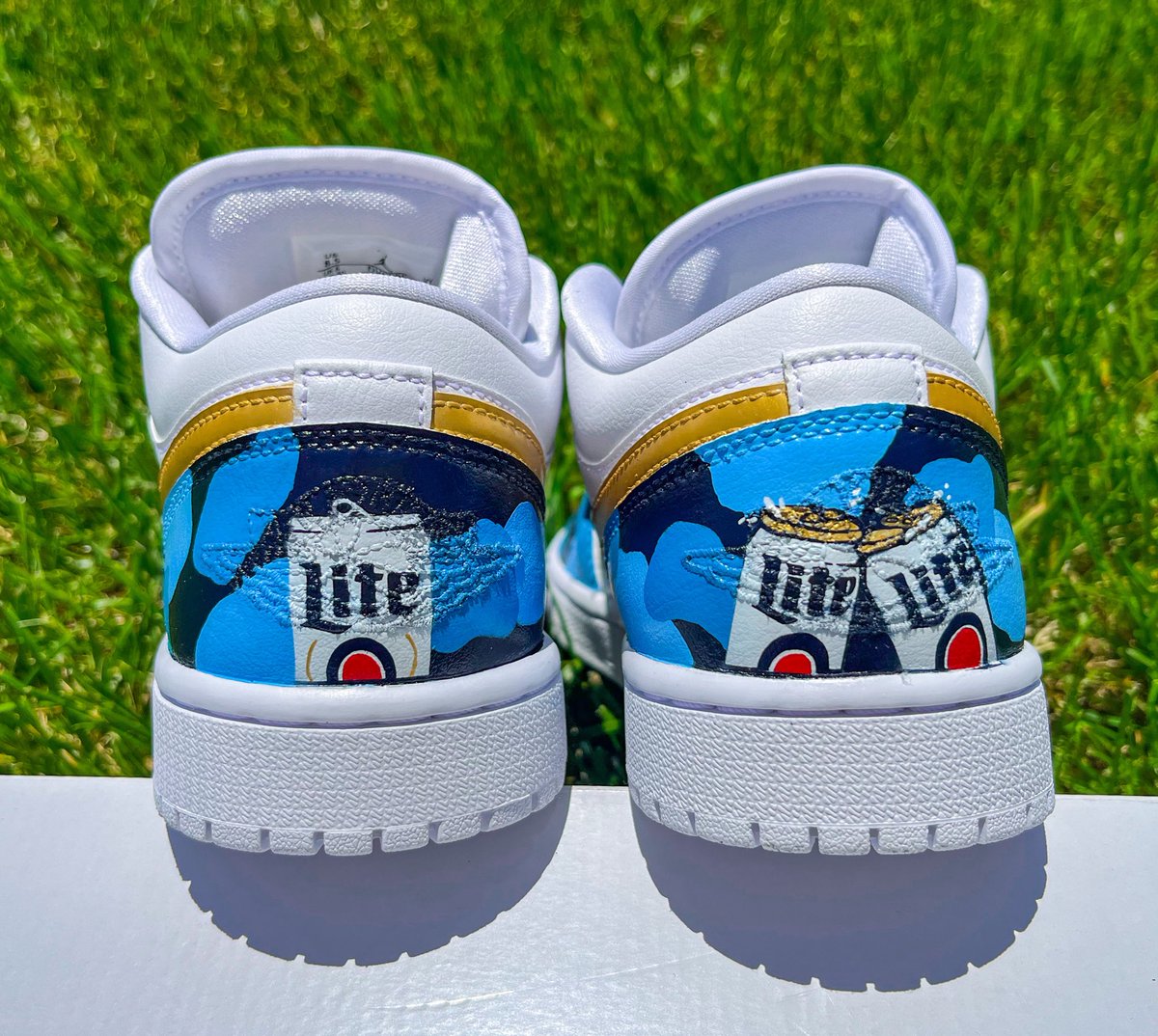 devin_young21's tweet photo. “Tastes Like Miller Time🍻” #customkicks https://t.co/WoS4nkWfnn