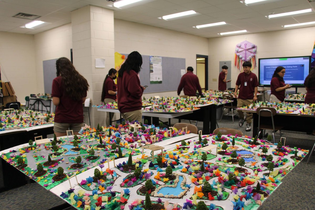 Our students have been extremely dedicated in completing their Garden Expansion model and our students have officially started voting. Next week we will have the top 5, stay tuned! 

#mortonpride #gardenexpansionproject <a href="/Exelon/">Exelon Corporation</a> <a href="/msichicago/">Griffin Museum of Science and Industry</a>